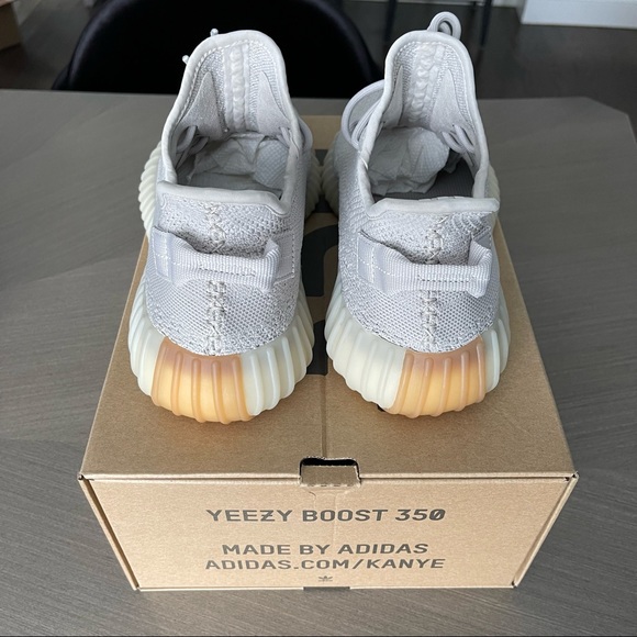 Adidas Yeezy Boost 350V2 Sesame - Picture 3 of 4